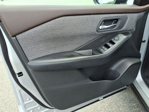 Certified 2023 Nissan Rogue SV AWD/4WD image 10