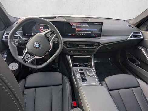 Used 2025 BMW 330i Sedan w/ Premium Package RWD image 18