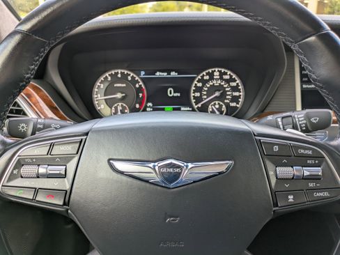 Used 2017 Genesis G90 3.3T Premium image 24