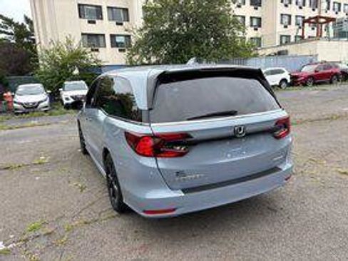 Used 2024 Honda Odyssey Sport image 5
