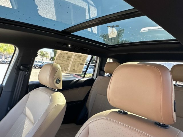 Certified 2024 Volkswagen Tiguan SE R-Line FWD image 6