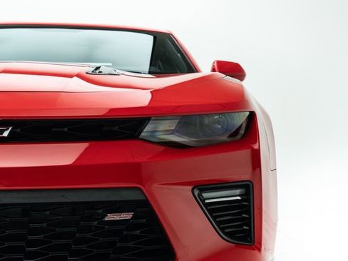 Used 2018 Chevrolet Camaro SS image 7