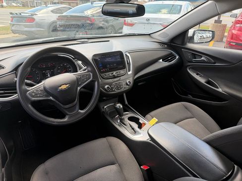 Used 2020 Chevrolet Malibu LT FWD image 9