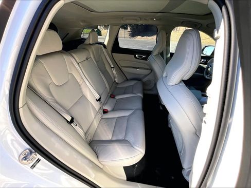 Used 2026 Volvo XC60 B5 Ultra w/ Climate Package image 30