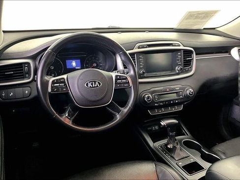 Used 2019 Kia Sorento FWD w/ LX Convenience Package image 4