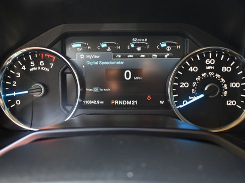 Used 2015 Ford F150 Lariat w/ Equipment Group 502A Luxury image 18