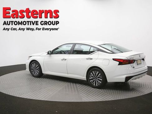 Used 2025 Nissan Altima 2.5 SV FWD image 62