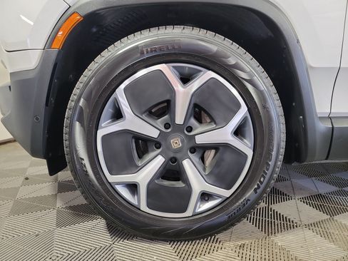 Used 2024 Rivian R1T Adventure AWD/4WD image 9