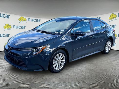 Used 2025 Toyota Corolla LE w/ LE Premium Package image 2