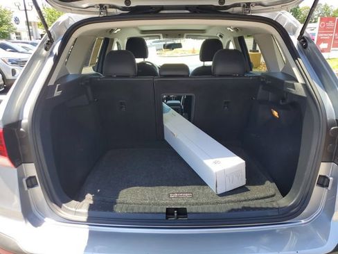 Certified 2022 Volkswagen Taos SE image 8