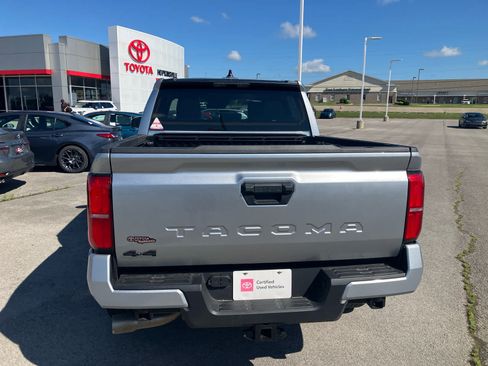 Certified 2026 Toyota Tacoma SR5 AWD/4WD image 8