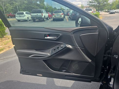 Used 2022 Toyota Avalon XLE w/ Moonroof Package FWD image 26