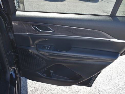 Used 2023 Jeep Grand Cherokee L Limited image 25