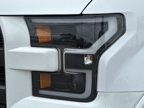 Used 2017 Ford F150 XLT AWD/4WD image 4