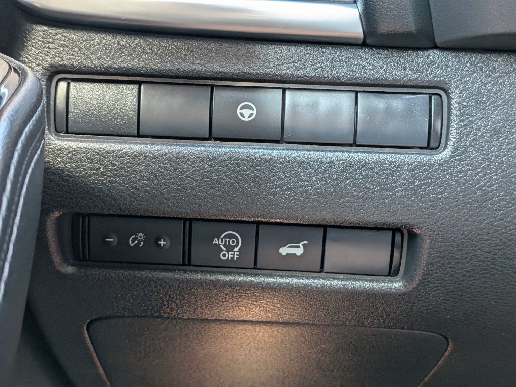 Used 2024 Nissan Rogue SV AWD/4WD image 28