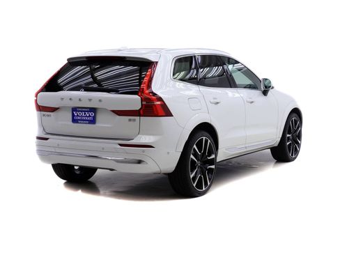 Certified 2023 Volvo XC60 B5 Ultimate w/ Protection Package Premier FWD image 4