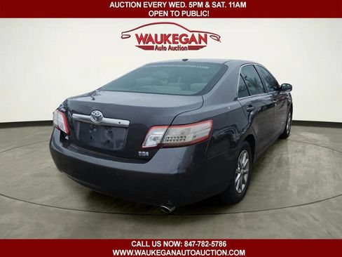 Used 2011 Toyota Camry Hybrid w/ Upgrade Pkg image 4
