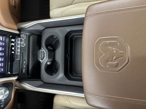 Used 2019 RAM 1500 Laramie image 18