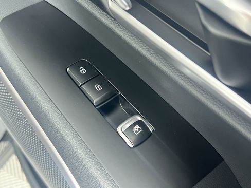 Used 2025 Kia Telluride S image 32