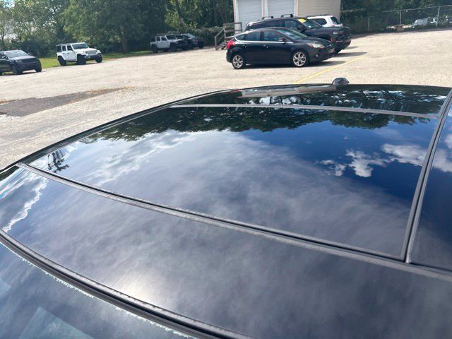 Used 2021 Nissan Maxima SR w/ Sport Mat Group FWD image 9