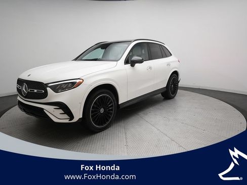 Used 2025 Mercedes-Benz GLC 300 4MATIC image 1