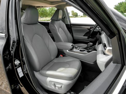 Used 2021 Toyota Highlander Limited AWD/4WD image 35