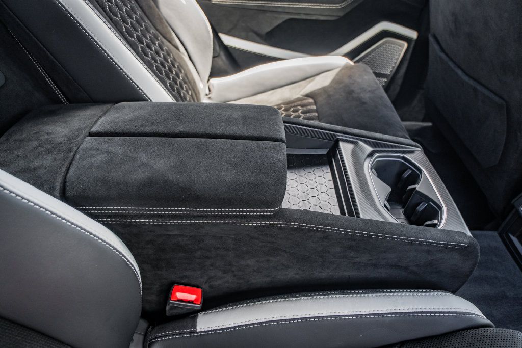 Used 2024 Lamborghini Urus Performante AWD/4WD image 50
