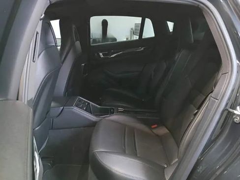 Used 2018 Porsche Panamera w/ Premium Package Plus image 9