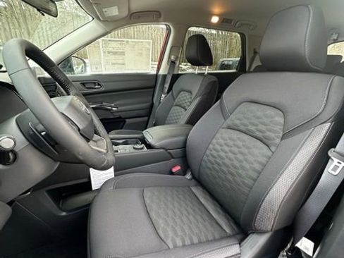 New 2026 Nissan Pathfinder SV image 16