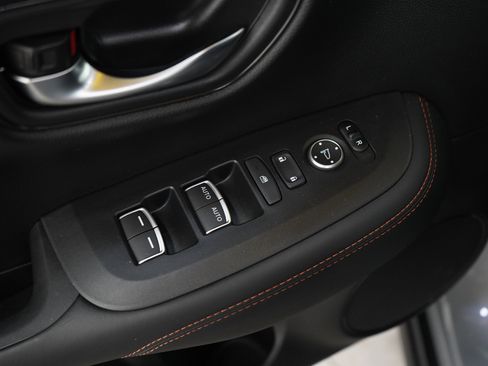 Used 2025 Honda HR-V Sport image 19