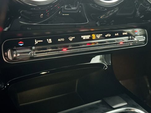 Used 2020 Mercedes-Benz CLA 250 image 16