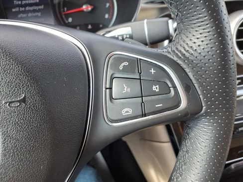 Used 2018 Mercedes-Benz GLC 300 4MATIC w/ Premium Package image 20