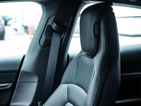 Certified 2025 Porsche Taycan image 17