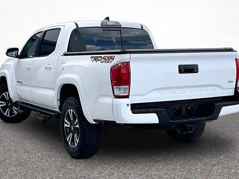 Certified 2017 Toyota Tacoma TRD Sport AWD/4WD image 7