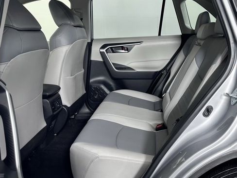 Used 2019 Toyota RAV4 XLE Premium image 23