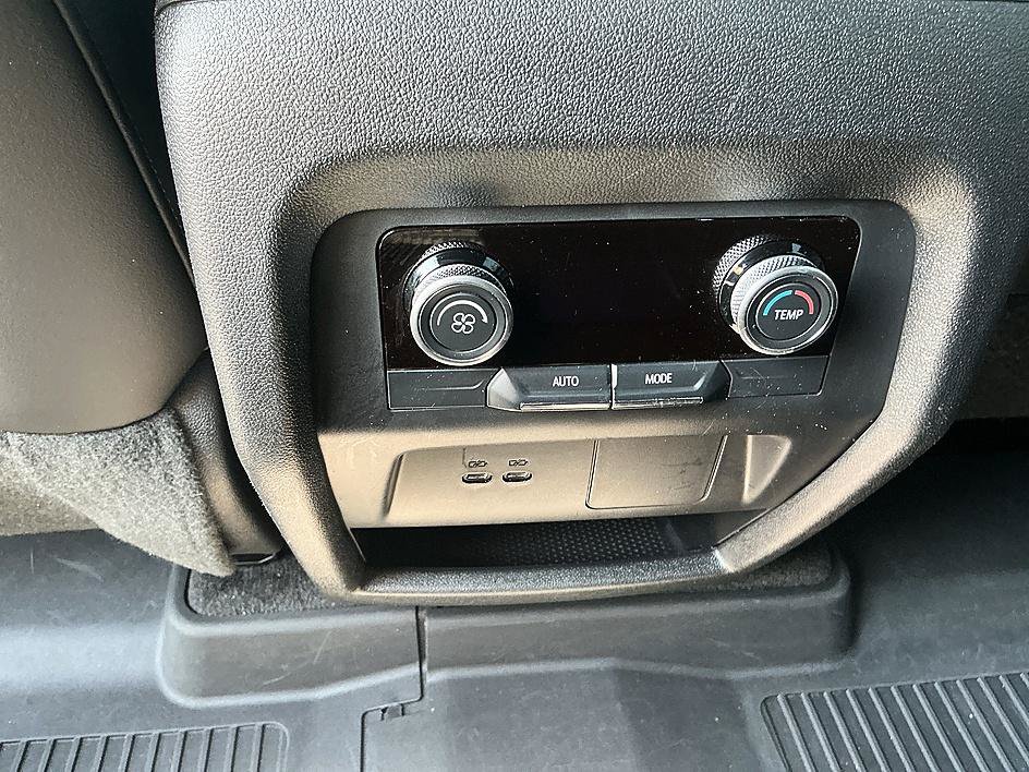 Used 2025 Buick Enclave Preferred FWD image 25