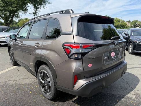 Used 2025 Subaru Forester Premium AWD/4WD image 8