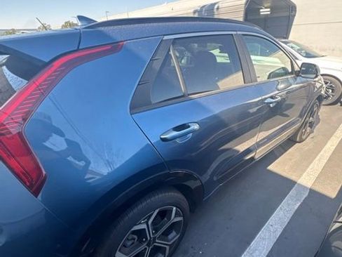 Certified 2025 Kia Niro SX Touring FWD image 4
