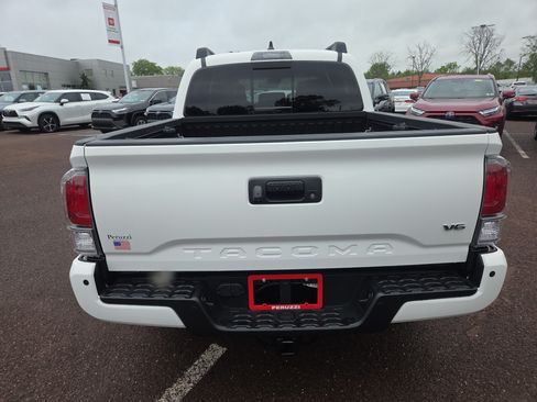 Certified 2023 Toyota Tacoma TRD Sport w/ Advanced Technology Package AWD/4WD image 4