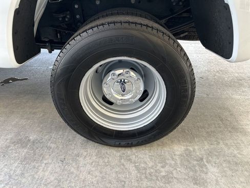 Used 2024 Ford F350 XLT image 18