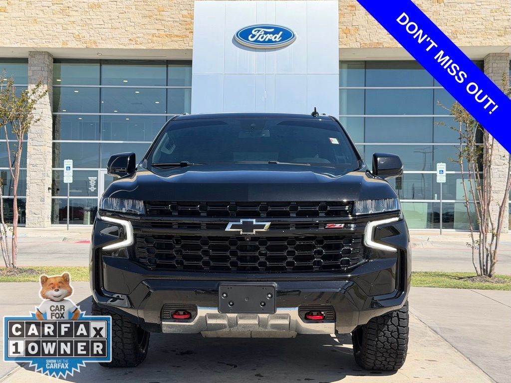 Used 2024 Chevrolet Suburban Z71 w/ Luxury Package AWD/4WD image 2