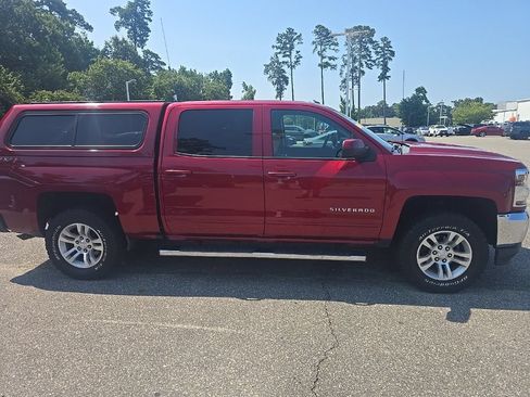 Used 2018 Chevrolet Silverado 1500 LT w/ All Star Edition AWD/4WD image 4