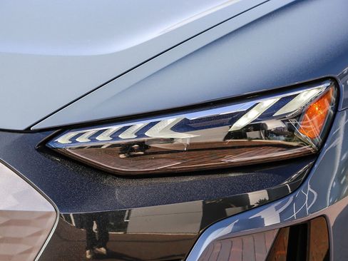 Used 2022 Audi e-tron GT Premium Plus image 4