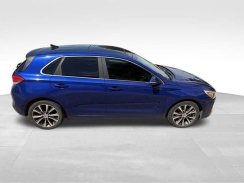 Used 2019 Hyundai Elantra GT w/ Style Package 02 FWD image 2