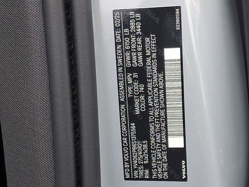 Certified 2025 Volvo XC90 B6 Plus image 26