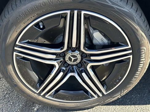 Certified 2025 Mercedes-Benz GLC 300 4MATIC image 10