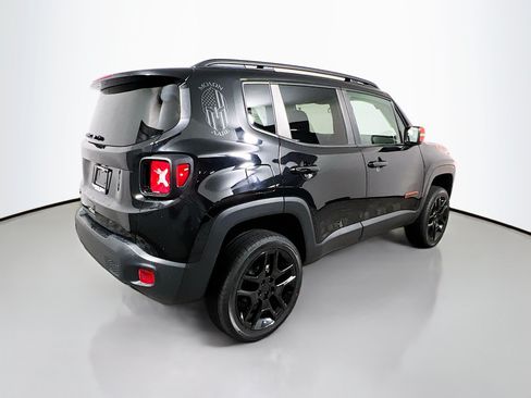 Used 2020 Jeep Renegade Latitude AWD/4WD image 4