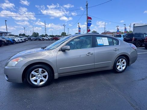 Used 2008 Nissan Altima 2.5 S w/ Convenience Plus Pkg FWD image 2