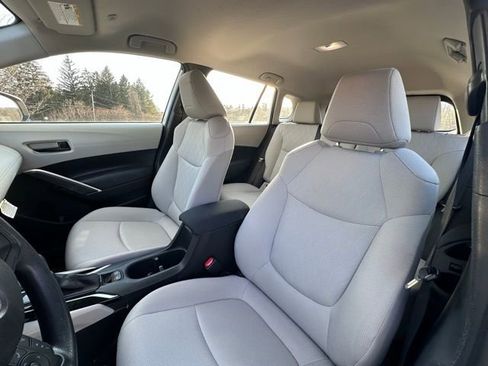 Used 2023 Toyota Corolla Cross L image 12