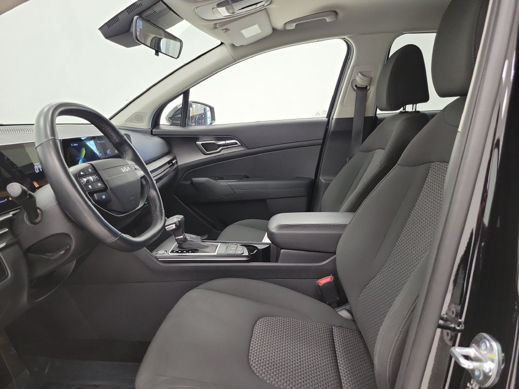 Used 2026 Kia Sportage LX FWD image 12